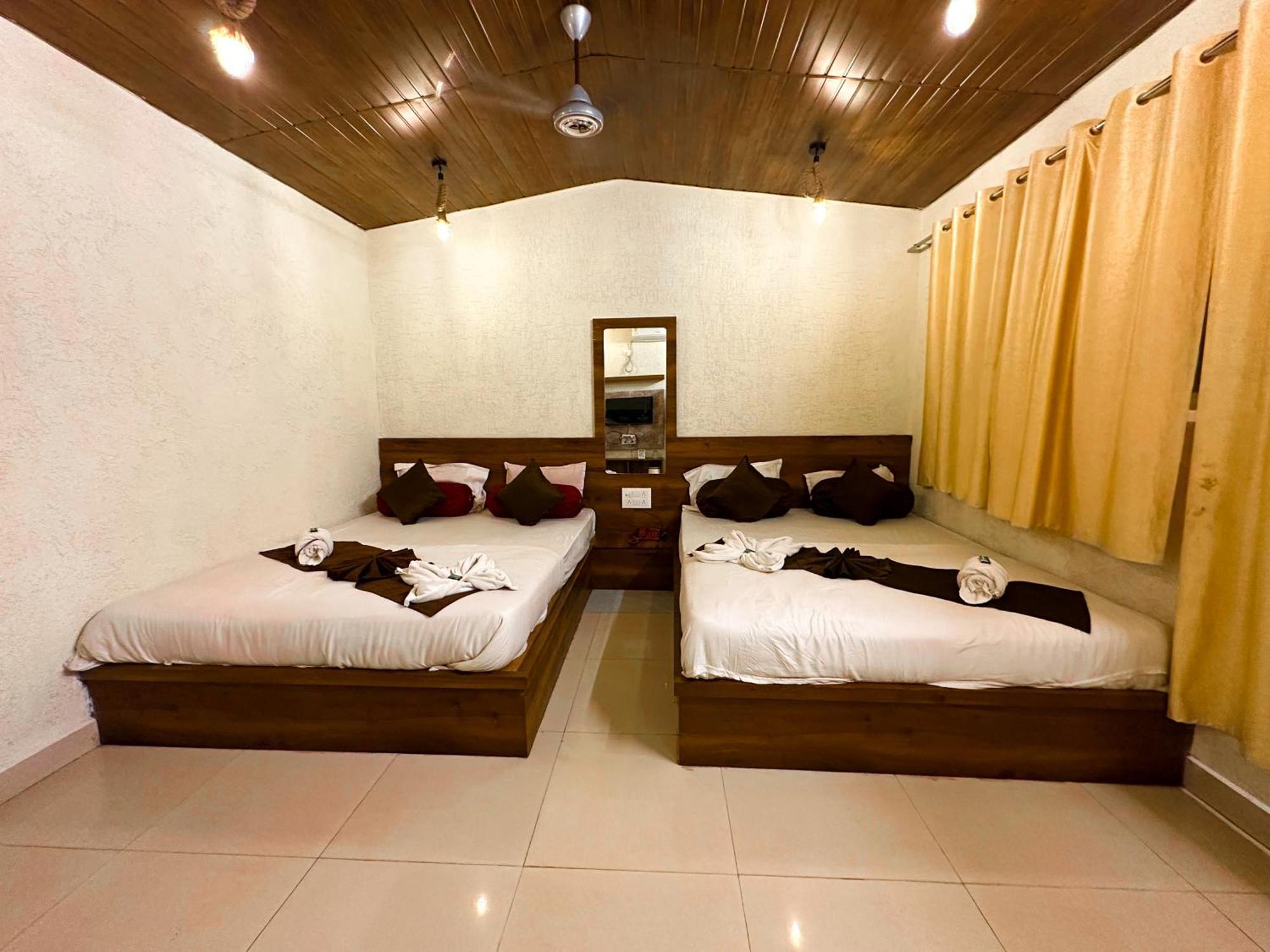 Hotel Payal & Restaurent Pachmarhi Exterior photo